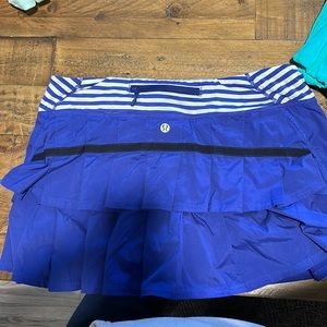 Size 8 Lululemon skirt